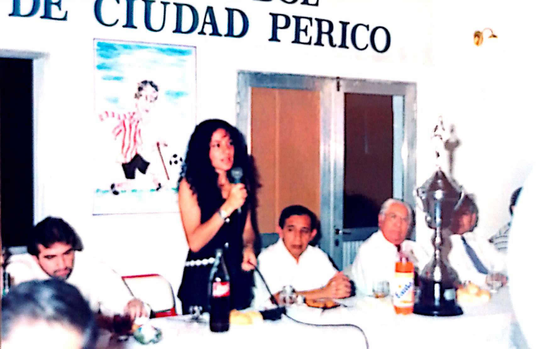 Partido de fútbol - Foto 6