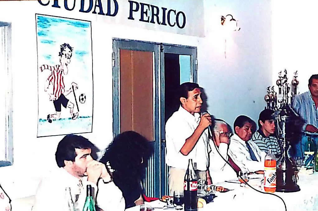 Partido de fútbol - Foto 7